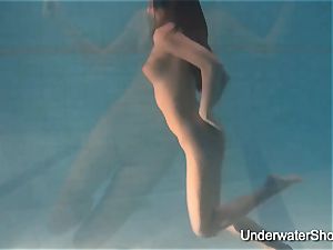 glamour underwater display of Natalia